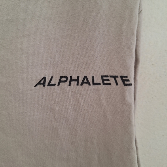 Alphalete Men's Sleeveless Rhapsody Collection Cut Off Tank Top - Picture 3 of 5